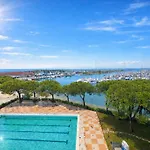 Aprilia Breeze, Piscina E Magnifica Vista Sul Porto Apartman *