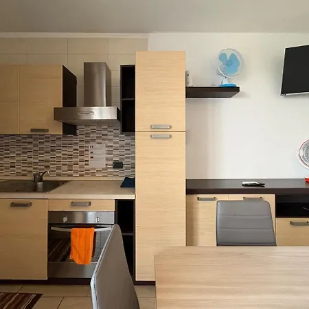 Apartman Aprilia Breeze, Piscina E Magnifica Vista Sul Porto Aprilia Marittima